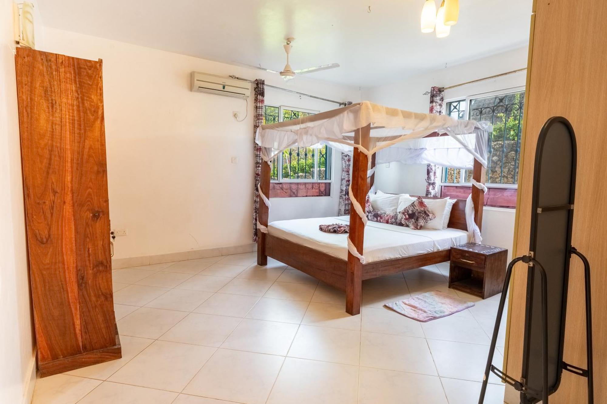 Queens Chateau Boutique Villa Playa de Diani Exterior foto