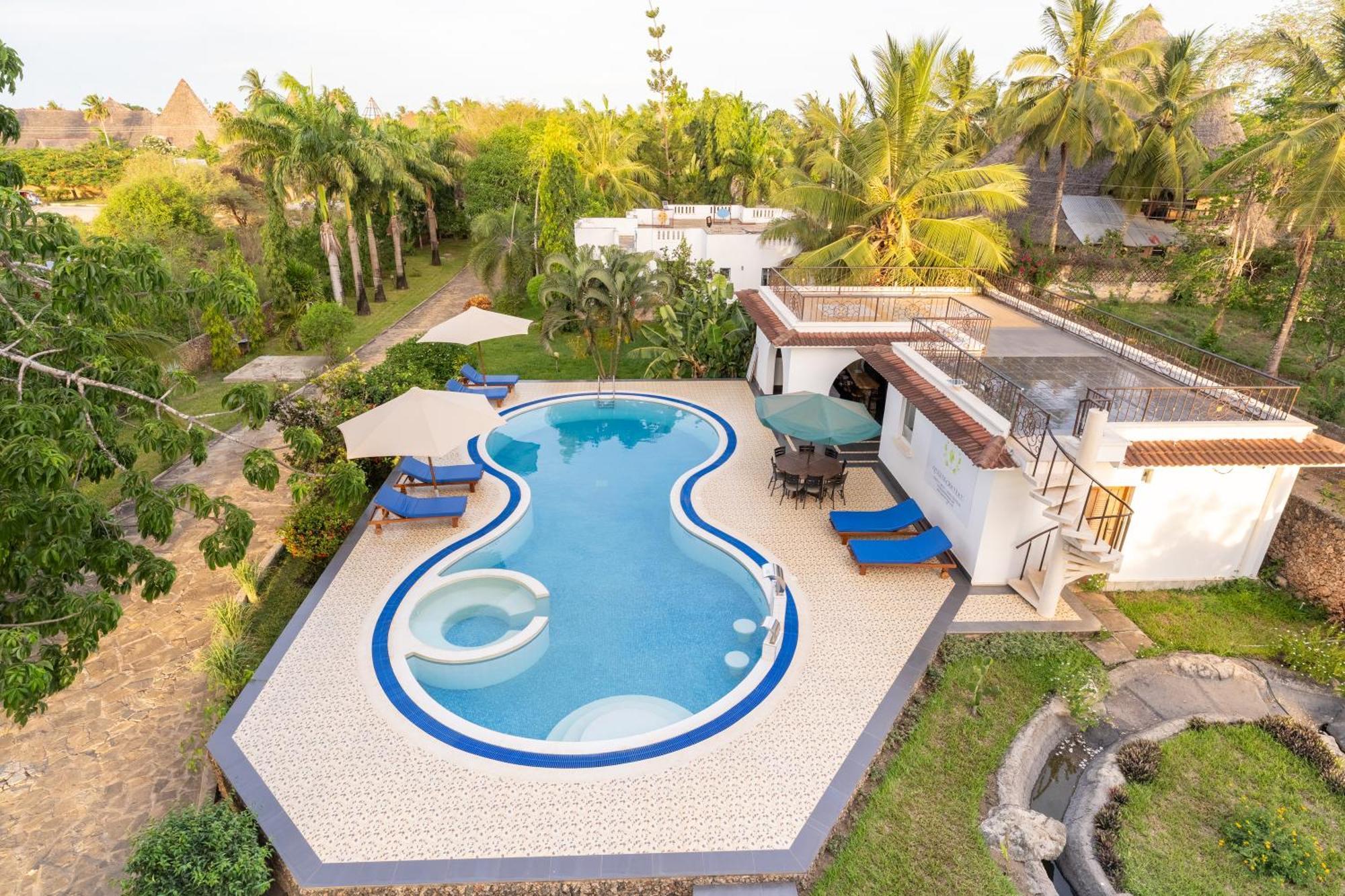 Queens Chateau Boutique Villa Playa de Diani Exterior foto