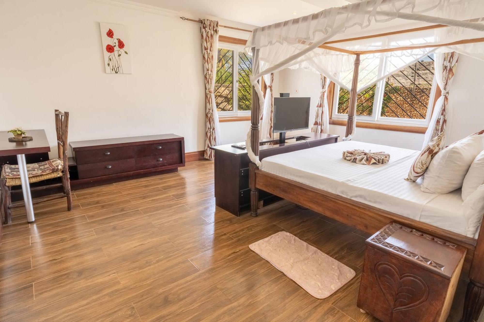 Queens Chateau Boutique Villa Playa de Diani Exterior foto
