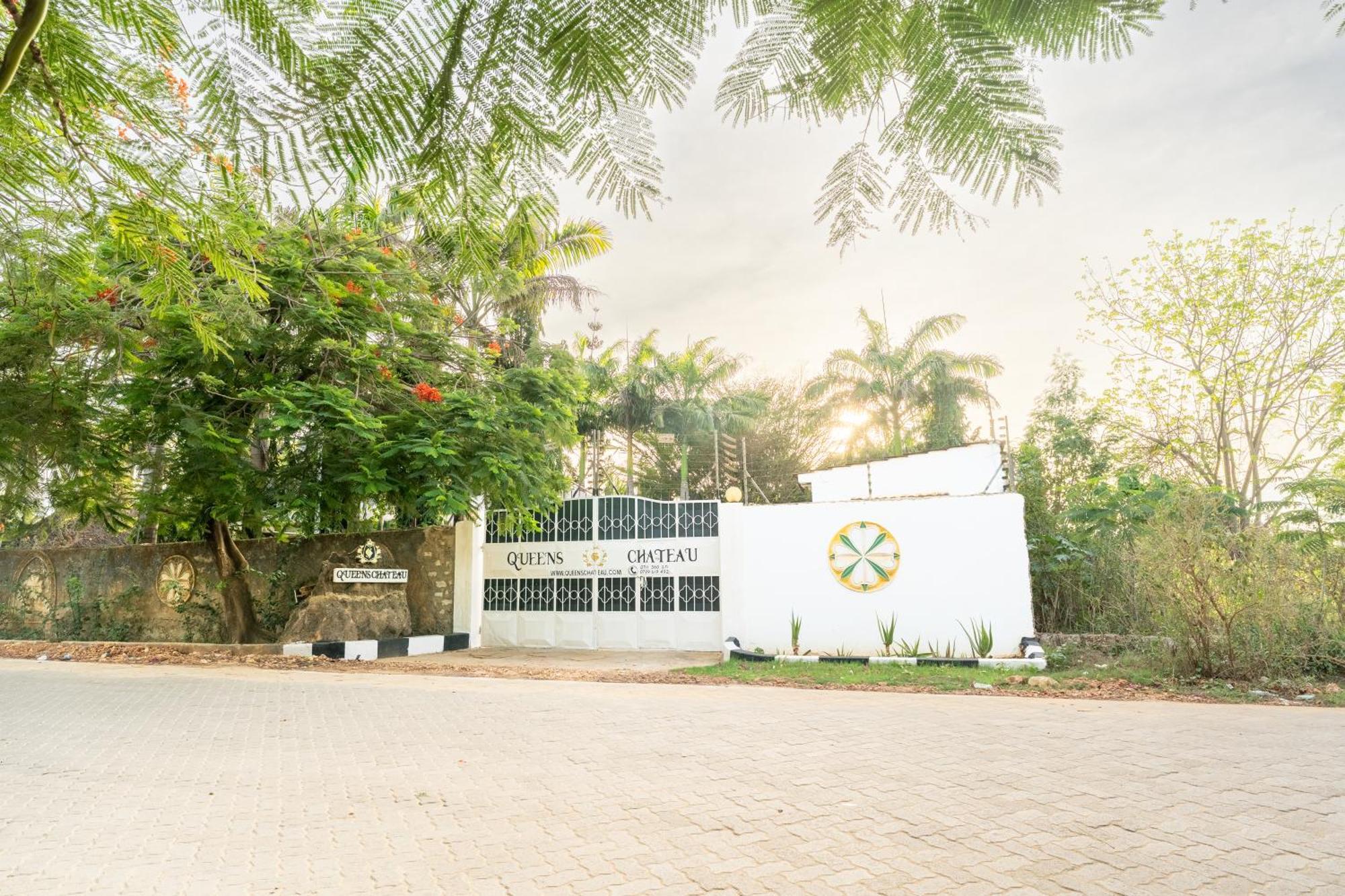 Queens Chateau Boutique Villa Playa de Diani Exterior foto