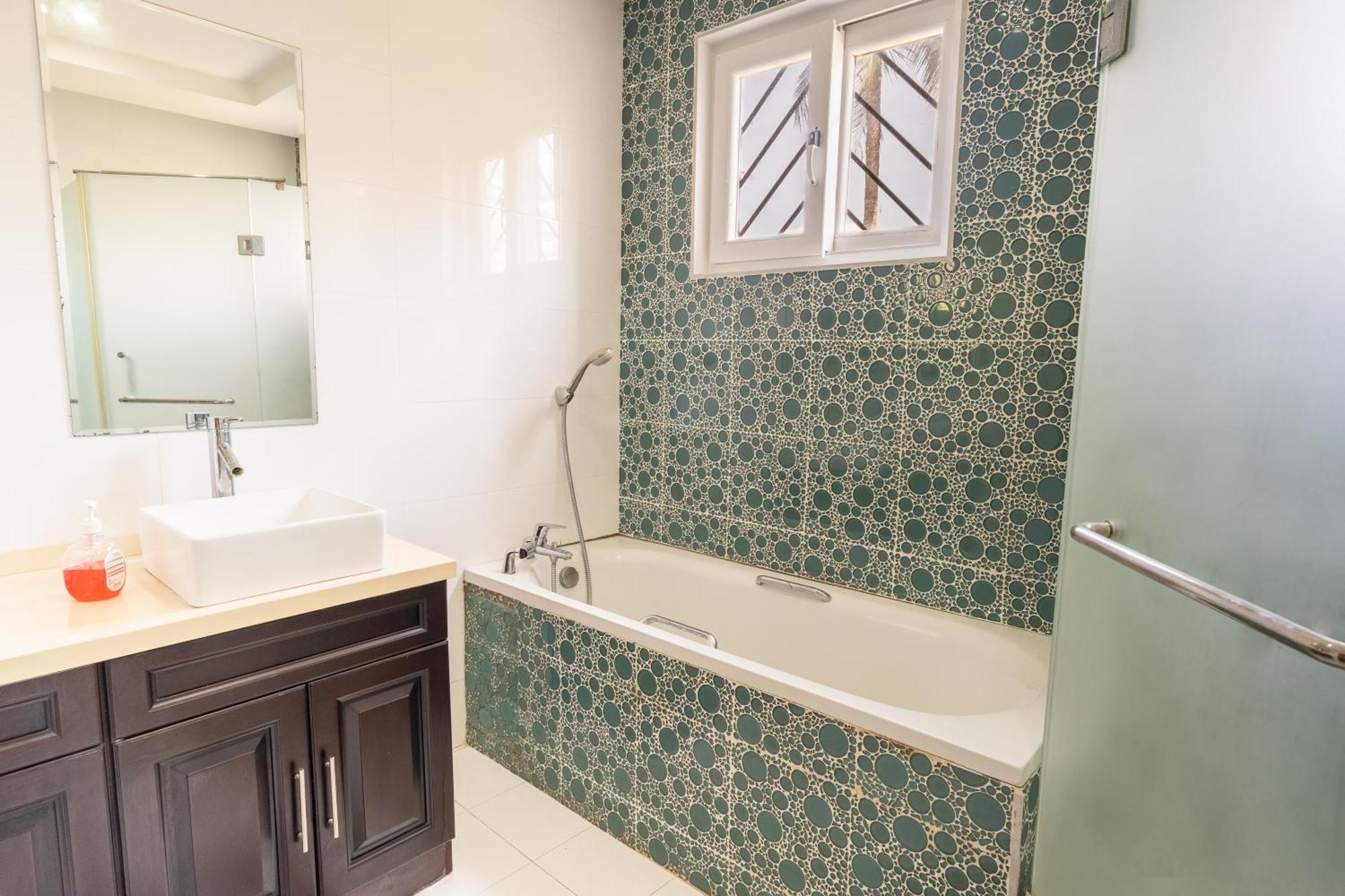 Queens Chateau Boutique Villa Playa de Diani Exterior foto