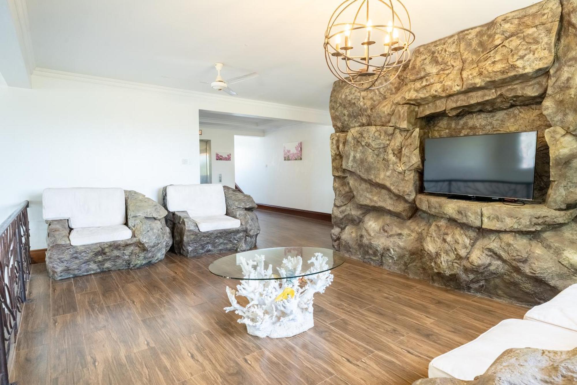 Queens Chateau Boutique Villa Playa de Diani Exterior foto